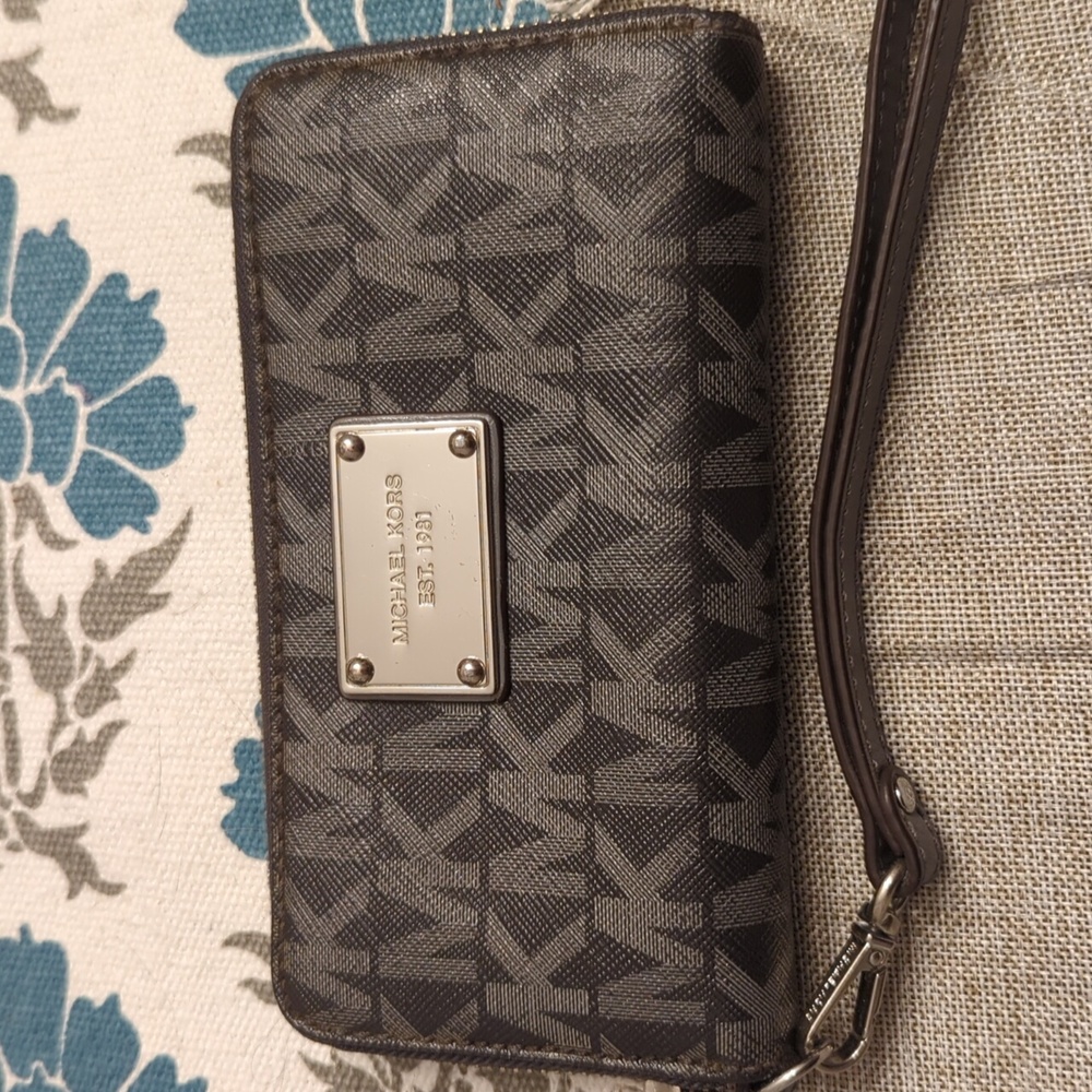 Michael Kors Brown Signature MK Zip-Around Wristlet Wallet